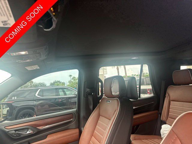 Used 2023 GMC Yukon Denali Ultimate AWD/4WD image 5