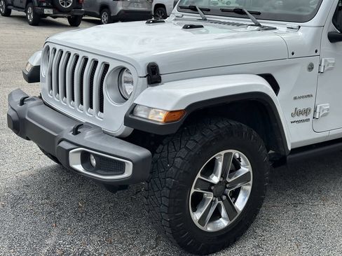 Used 2020 Jeep Wrangler Unlimited Sahara AWD/4WD image 9