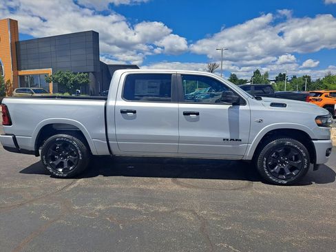 New 2026 RAM 1500 4x4 Crew Cab image 2