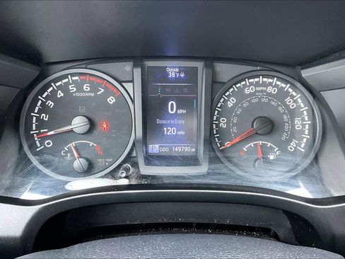 Used 2020 Toyota Tacoma SR w/ SR Convenience Package image 24