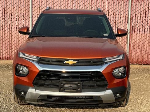 Used 2023 Chevrolet TrailBlazer LT w/ Convenience Package FWD image 3