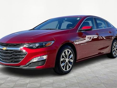 Used 2024 Chevrolet Malibu LT image 3