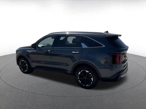 Used 2024 Kia Sorento S FWD image 10