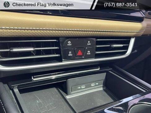 Used 2024 Volkswagen Atlas Cross Sport SE FWD image 43