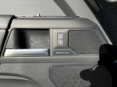 Used 2025 Land Rover Defender 130 S image 37