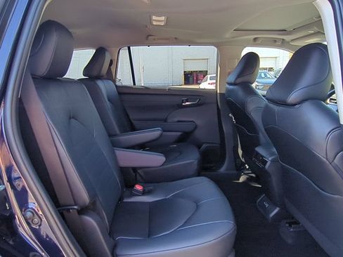 Certified 2026 Toyota Highlander XLE AWD/4WD image 30