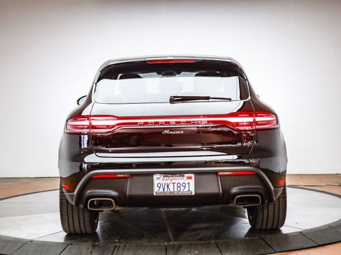 Certified 2025 Porsche Macan image 7