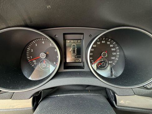 Used 2013 Volkswagen Golf 4-Door image 16