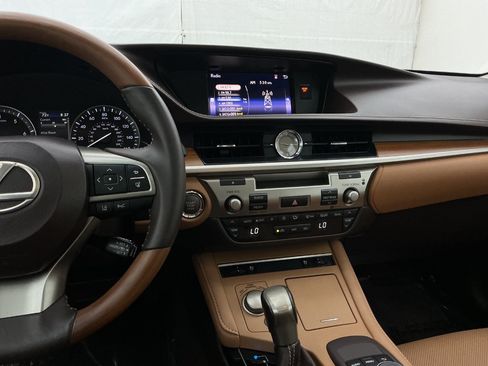 Used 2017 Lexus ES 350 w/ Premium Package FWD image 34