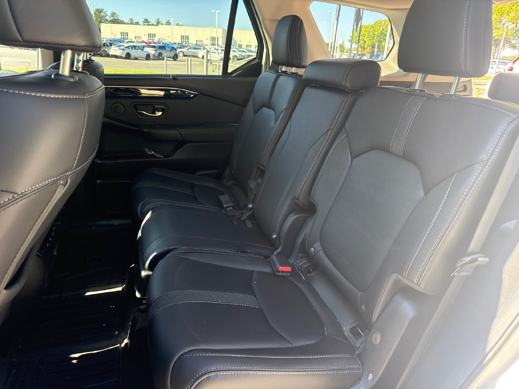 Certified 2025 Honda Pilot Touring image 32