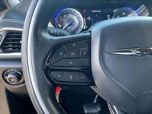 Used 2020 Chrysler Pacifica Limited w/ S Appearance Package image 12