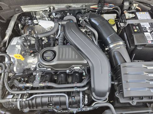 New 2026 Volkswagen Taos SE FWD image 28