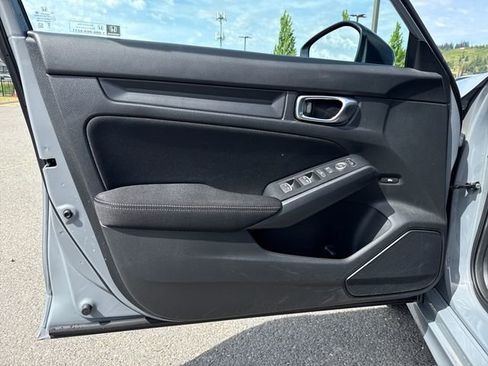 Used 2025 Honda Civic Sport image 17