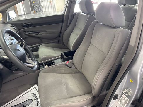 Used 2010 Honda Civic DX-VP image 9