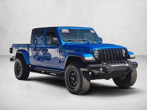 Used 2022 Jeep Gladiator Sport image 3
