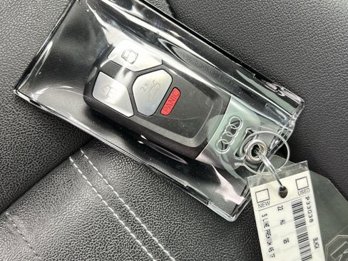 Used 2022 Audi Q5 2.0T Premium w/ Convenience Package image 38