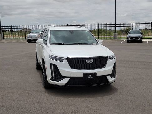 Certified 2023 Cadillac XT6 Sport w/ LPO, Onyx Lite Package AWD/4WD image 7