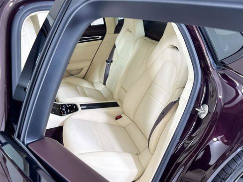 Used 2023 Porsche Panamera Platinum Edition image 20