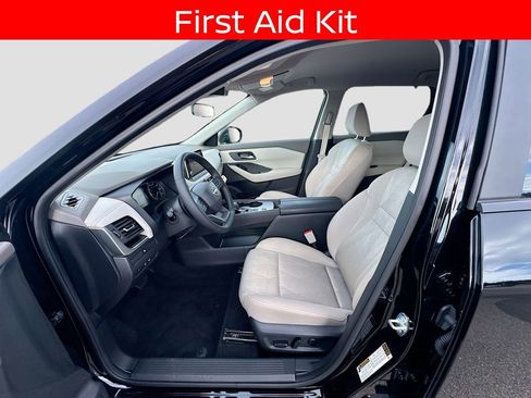 Used 2025 Nissan Rogue SV FWD image 19