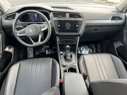 Used 2022 Volkswagen Tiguan SE AWD/4WD image 19