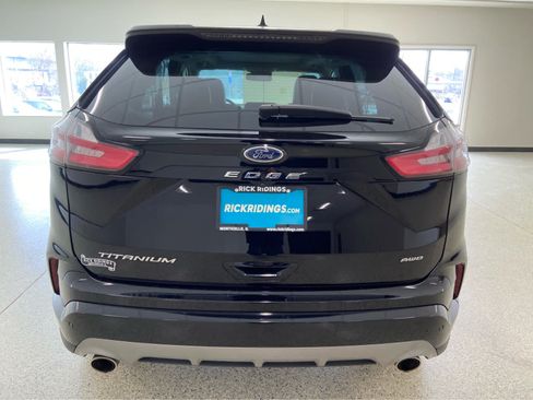 Used 2023 Ford Edge Titanium w/ Equipment Group 301A AWD/4WD image 9
