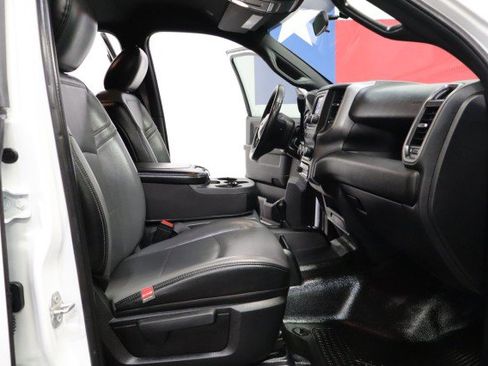 Used 2022 RAM 3500 Tradesman w/ Chrome Appearance Group AWD/4WD image 8