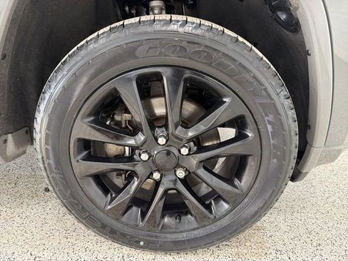 Used 2021 Jeep Grand Cherokee Laredo X AWD/4WD image 38