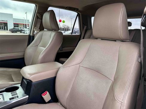 Used 2018 Toyota 4Runner Limited image 14