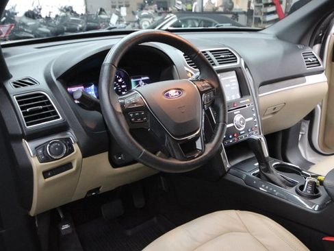 Used 2017 Ford Explorer Limited image 15