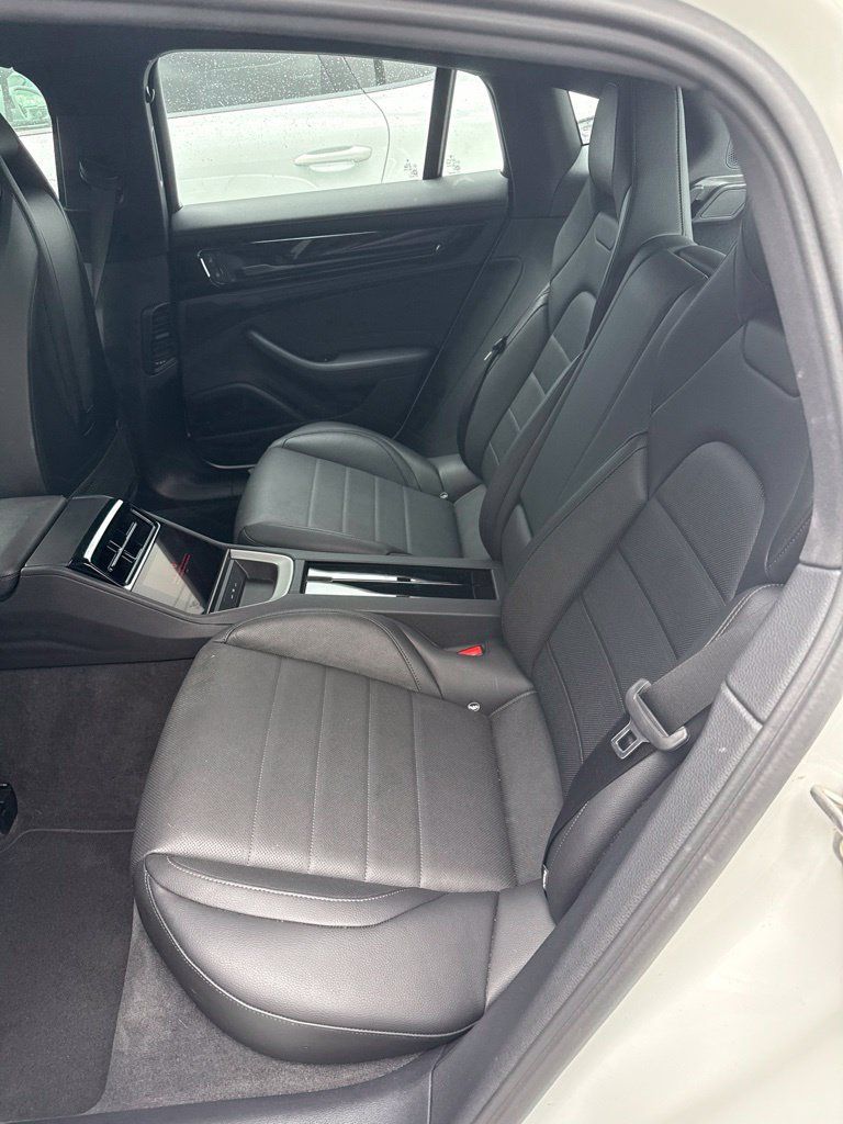 Certified 2025 Porsche Panamera RWD image 12