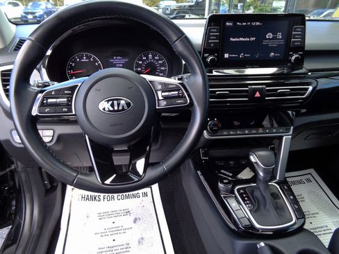 Used 2021 Kia Seltos EX image 10