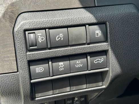 Used 2025 Toyota Tacoma Limited AWD/4WD image 27