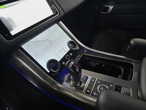 Used 2019 Land Rover Range Rover Sport Supercharged AWD/4WD image 26