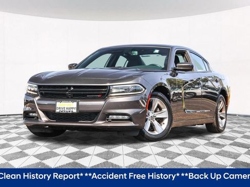 Used 2018 Dodge Charger SXT Plus w/ Driver Convenience Group RWD image 2