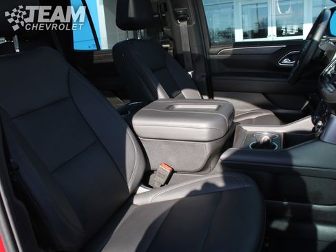 Certified 2024 Chevrolet Tahoe Z71 w/ Luxury Package image 28