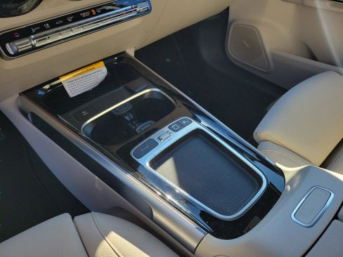 Certified 2025 Mercedes-Benz GLB 250 image 18