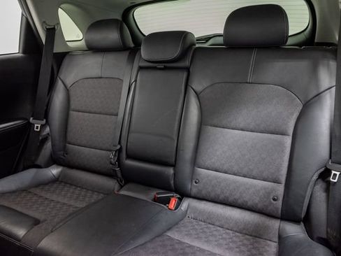 Used 2018 Kia Niro EX FWD image 23