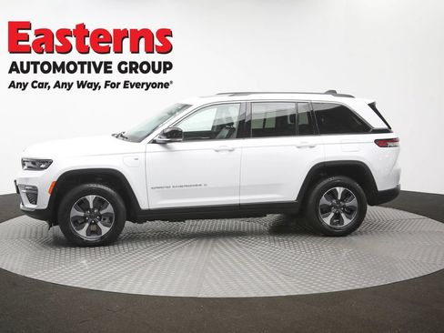 Used 2022 Jeep Grand Cherokee Limited 4xe w/ Luxury Tech Group II AWD/4WD image 62