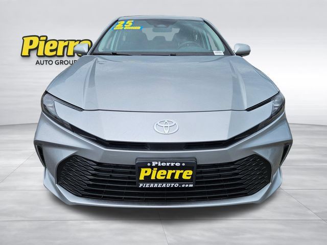 Used 2025 Toyota Camry LE FWD image 9