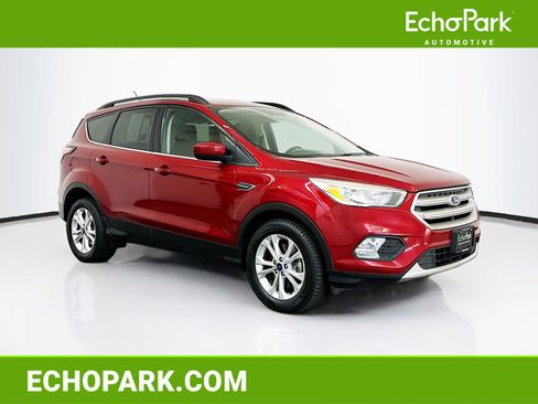 Used 2018 Ford Escape SE image 1