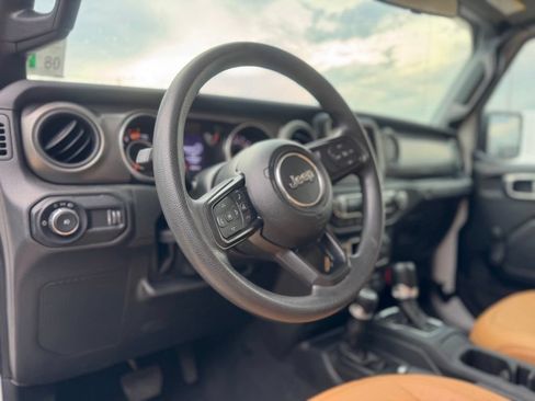 Used 2023 Jeep Wrangler Sport AWD/4WD image 7