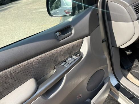 Used 2010 Toyota Sienna LE FWD image 10