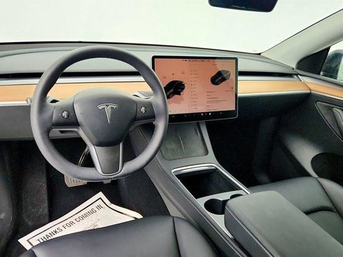 Used 2024 Tesla Model Y 2WD image 12