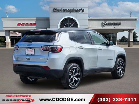 Used 2025 Jeep Compass Limited AWD/4WD image 3