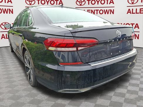 Used 2021 Volkswagen Passat 2.0T SE FWD image 4
