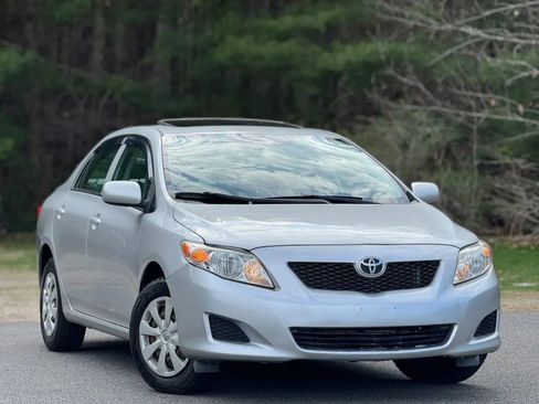 Used 2009 Toyota Corolla LE FWD image 2