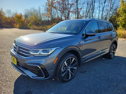 Used 2024 Volkswagen Tiguan SEL R-Line