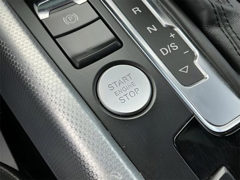 Used 2017 Audi Q5 2.0T Premium Plus w/ Technology Package image 25