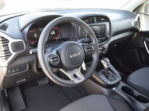 Used 2024 Kia Soul LX w/ Option Group 015 image 18