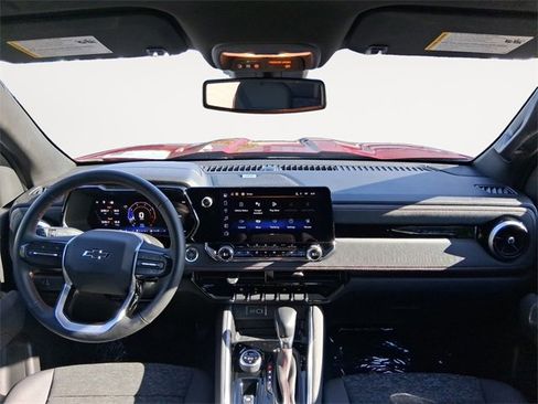 Used 2025 Chevrolet Colorado Z71 w/ Technology Package image 10